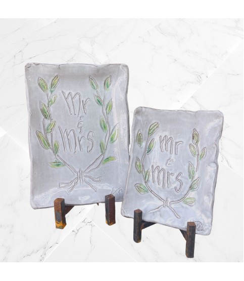Mr & Mrs Tray w/Green Laurel Wreath