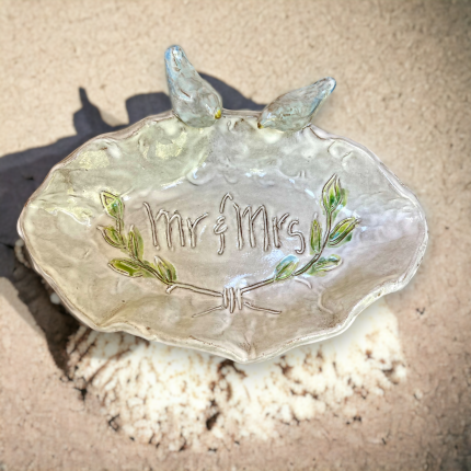 Mr & Mrs Throw All Dish w/2 Birds & Green Laurel Wreath