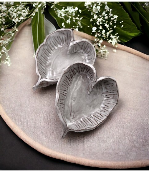 Heart 6" Antique White