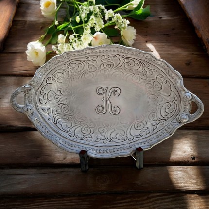 Small Lizzy Veronica Server w/Handles and Single Initial