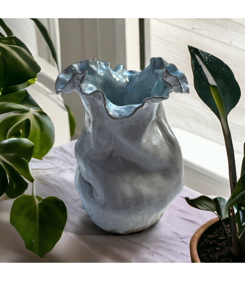 Sak Vase  7" X 6"  Antique White w/Blue Center